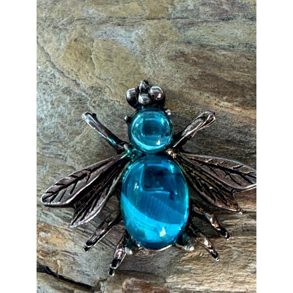 Vintage Rhinestone Bee Brooch Pin Antique Silver-Tone Insect Jewelry With Blue S - Picture 7 of 9
